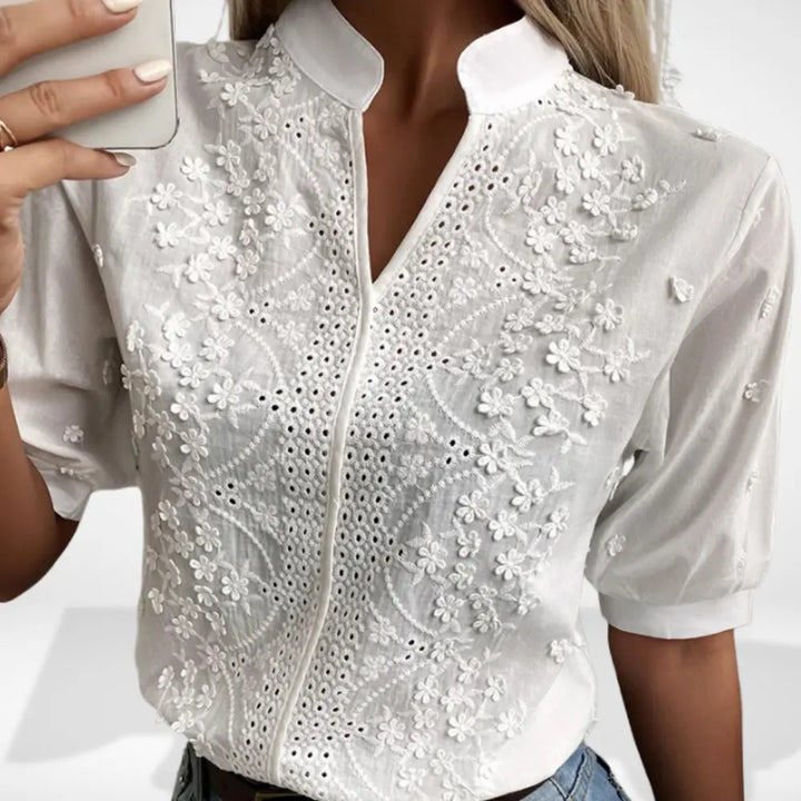 Blouse à broderies florales délicates pour Femmes – Merle