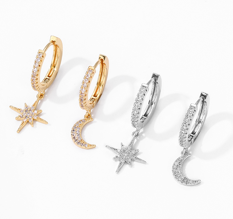 Mica | Boucles d'oreilles asymétriques étoile et lune à la mode