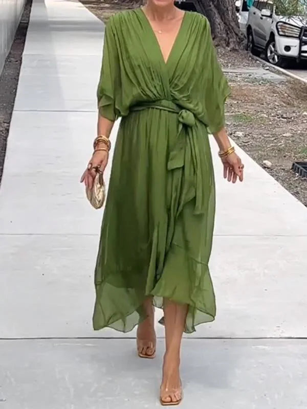 Maxi | Robe verte en mousseline de soie avec décolleté en V