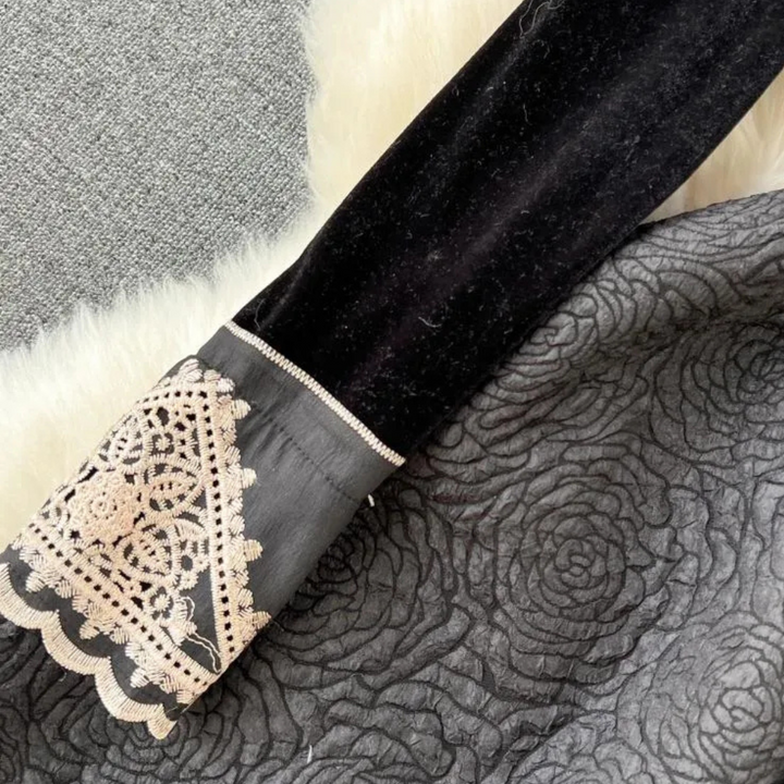 Donata | Robe classique brodée pour femmes