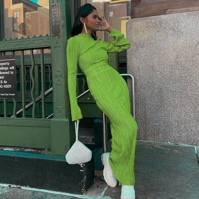 Barbora | Longue robe cintrée et plissée