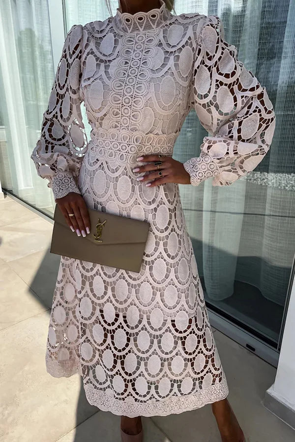 Liah | Elégante robe midi à manches lanterne en dentelle crochetée
