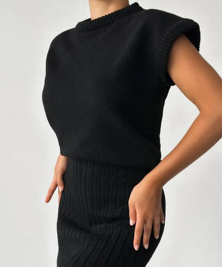 Lynn | Ensemble deux pièces composé d'un cardigan sans manches et d'une jupe tricotée