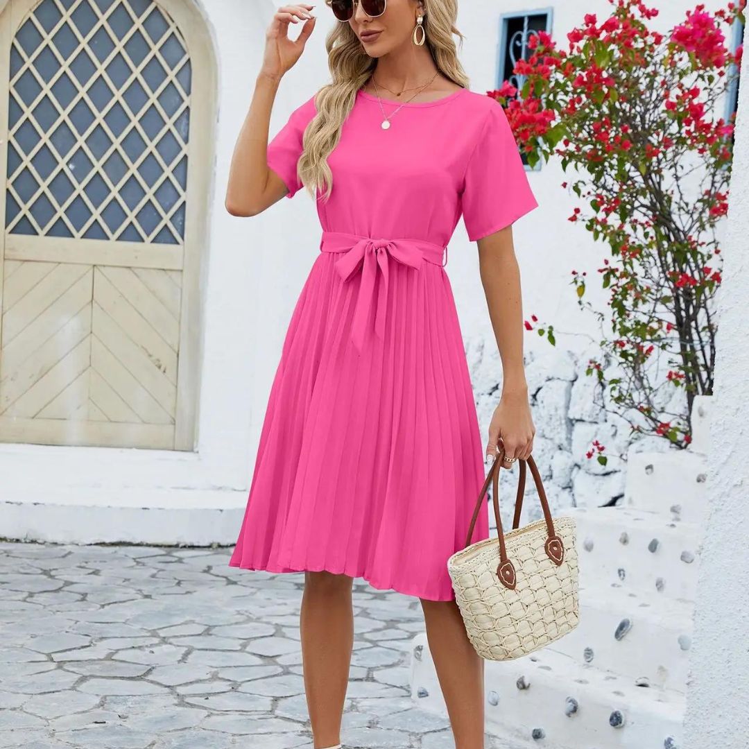 Leto | Robe midi classique plissée avec ceinture à nouer