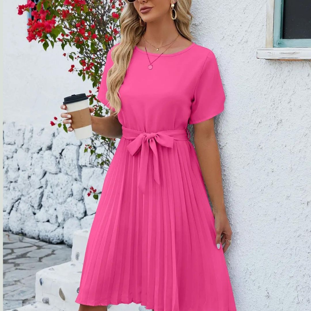 Leto | Robe midi classique plissée avec ceinture à nouer
