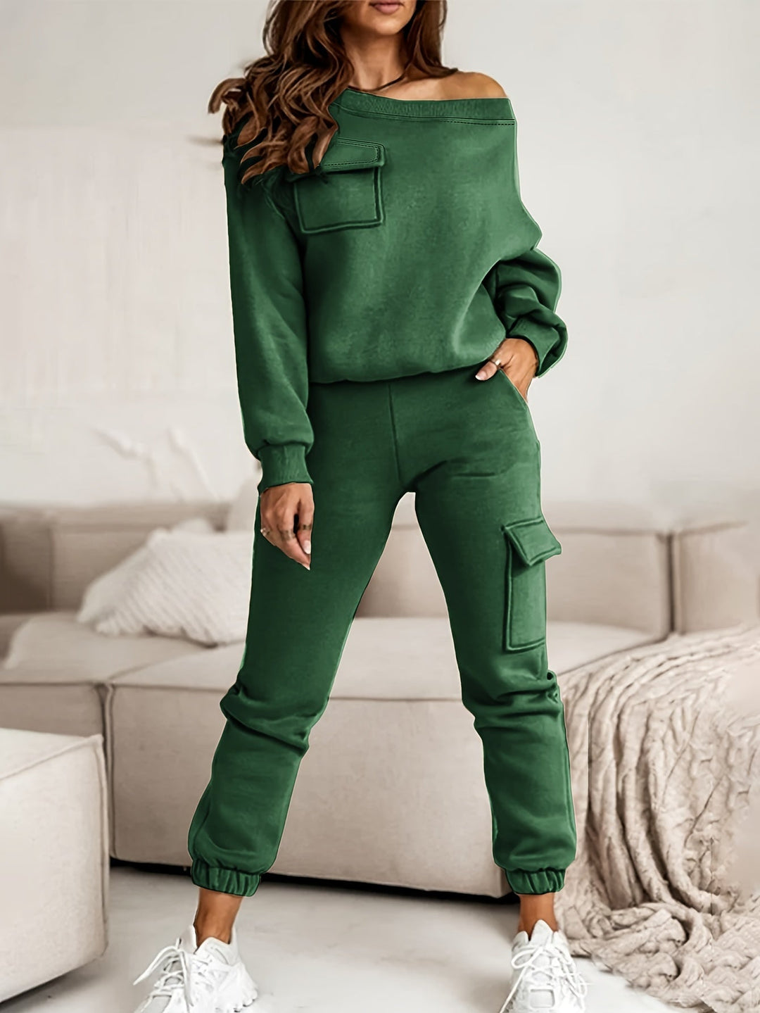 Anne - Ensemble décontracté pull ample épaules dénudées et pantalon cargo jogging