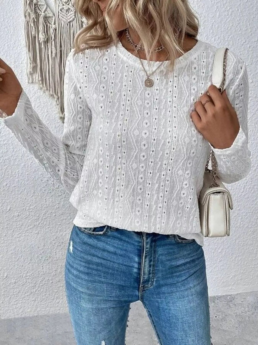 Kaity - Blouse Élégante à Manches Longues avec Col Rond et Détails Brodés
