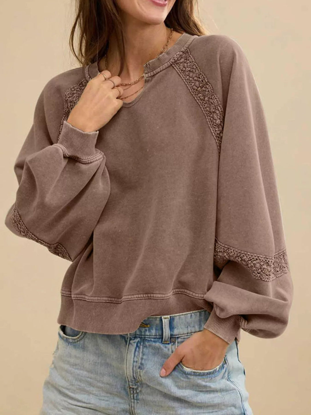 Dainora - Sweat Ample Élégant à Manches Longues avec Détails en Dentelle