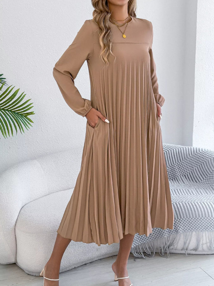 Abi - Robe midi élégante plissée en coupe A