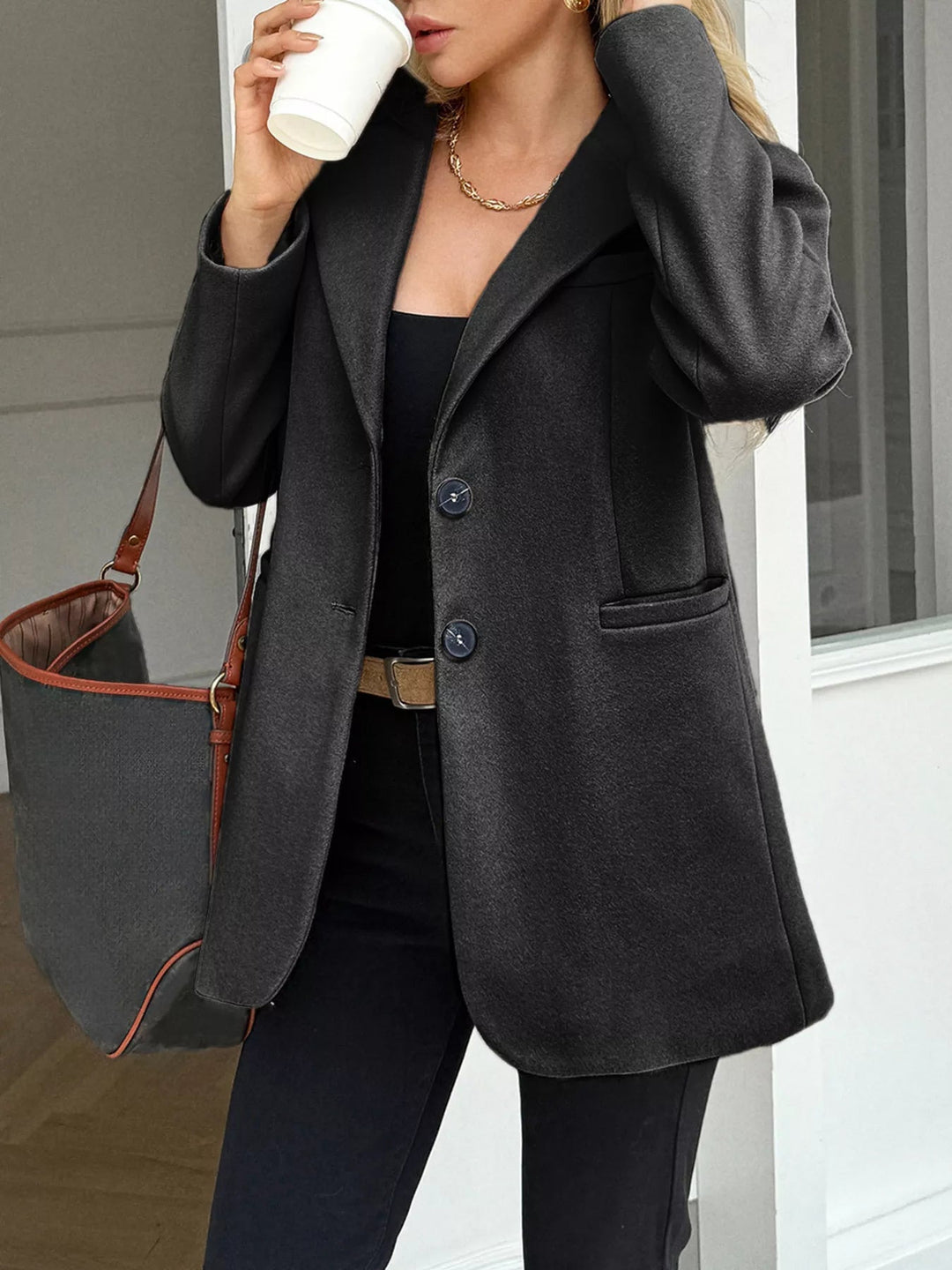 Taliah - Blazer élégant à col à revers et boutons