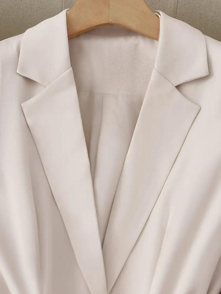 Ada | Élégant Blazer Cintré à Boutons pour Femmes