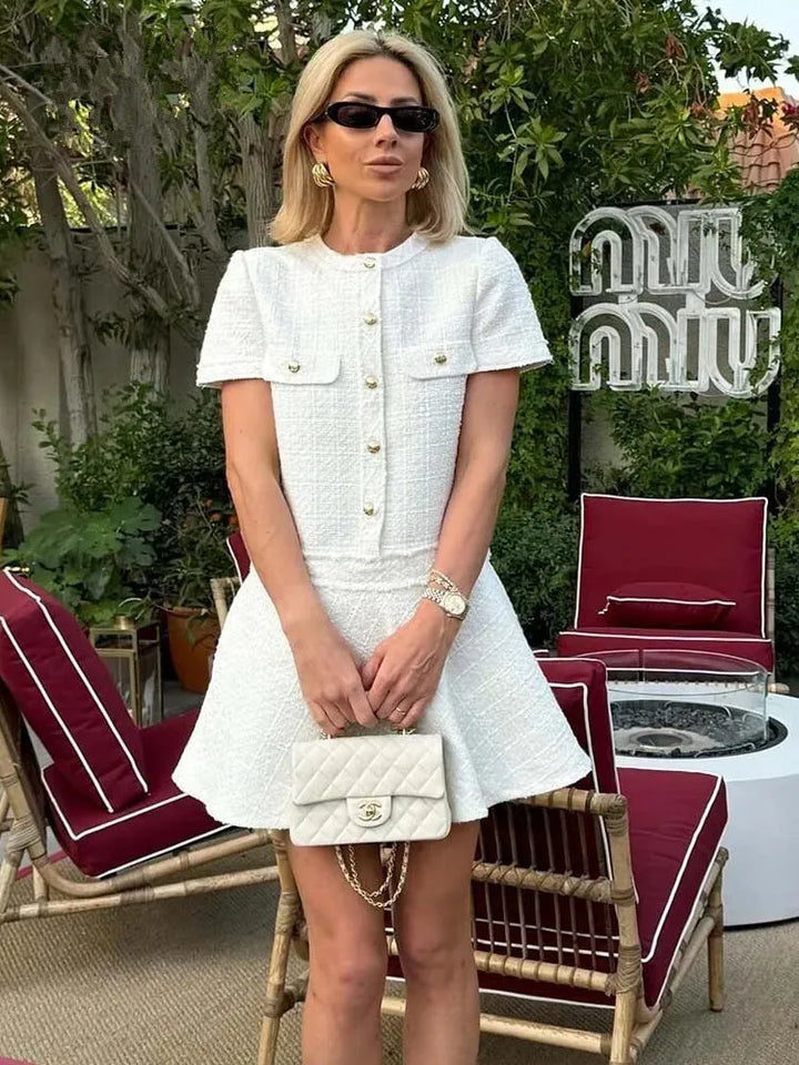 Chela | Robe courte texturée à col rond pour femmes