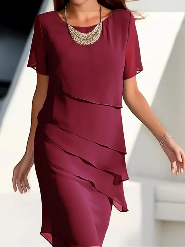 Thèma | Robe midi élégante à manches courtes et à superpositions