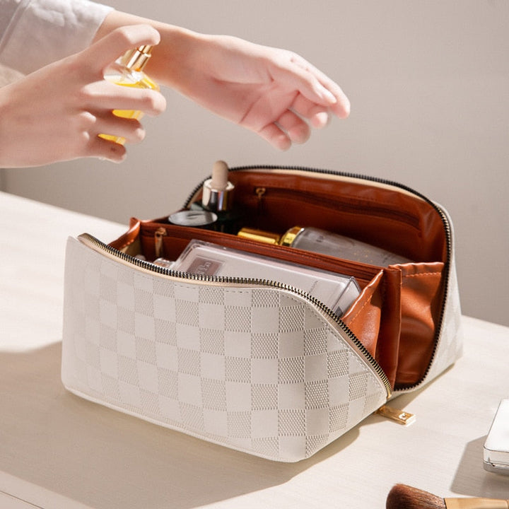 Janine | Luxueuse trousse de toilette à carreaux