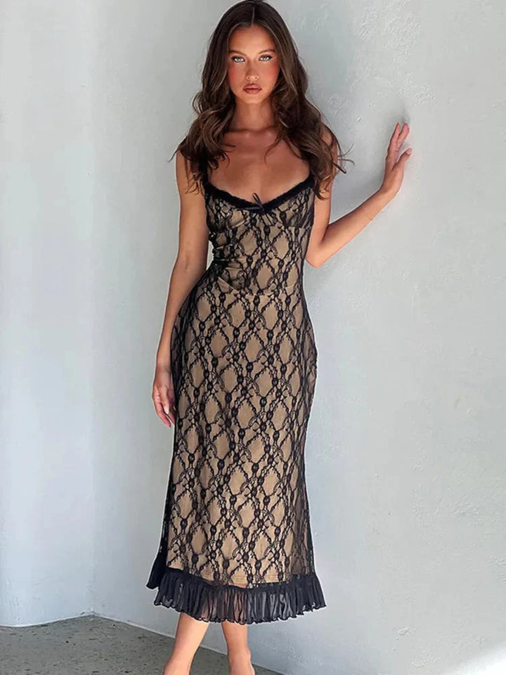 Rayen | Robe Slim Échancrée en Dentelle pour Femmes