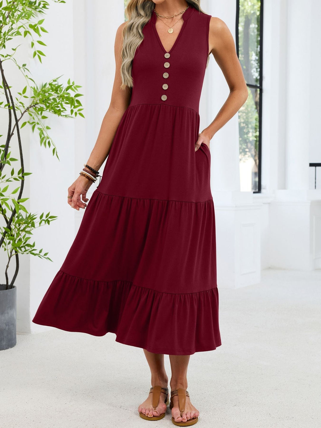 Vanira - Robe midi décontractée ample sans manches à col échancré et volants étagés