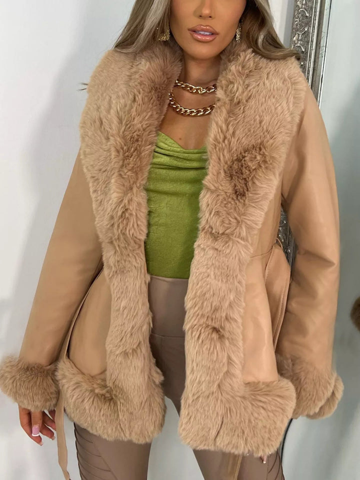 Jelaina - Manteau élégant avec finitions en fausse fourrure