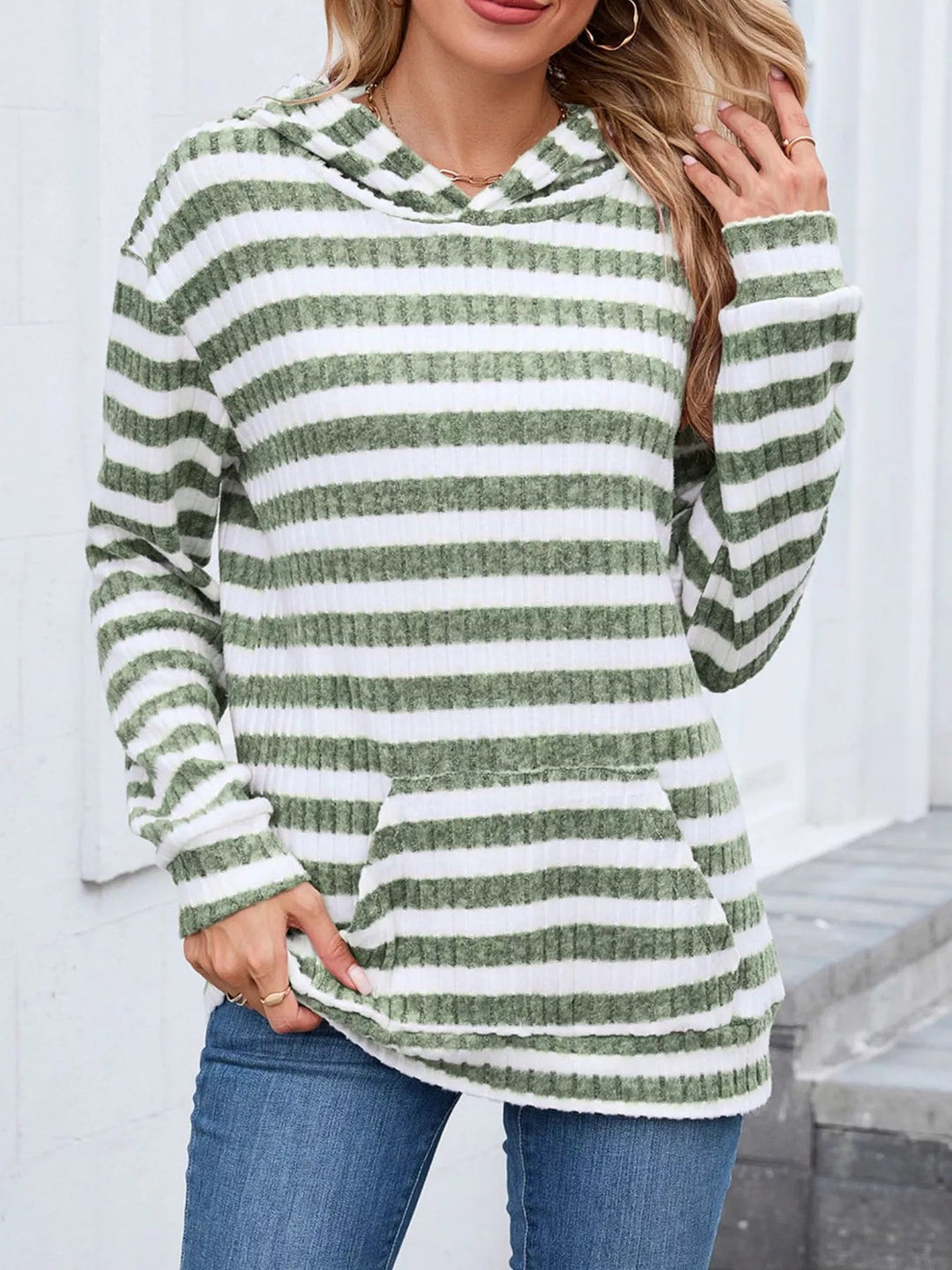 Yasmila - Sweat à Capuche Rayé Élégant et Chaud pour Femme