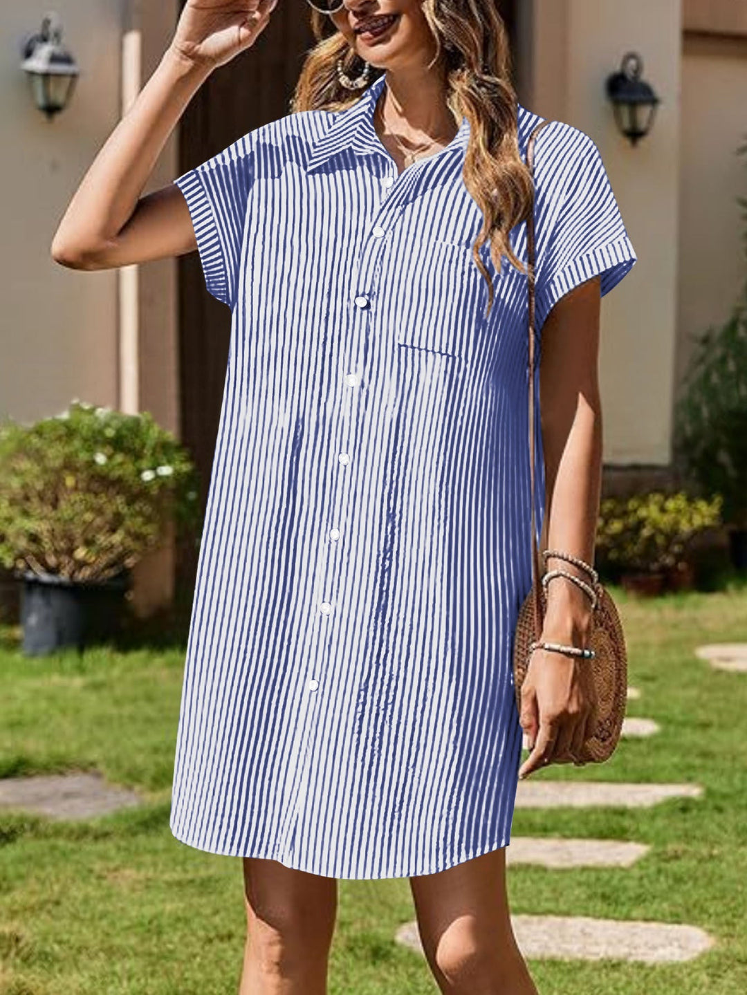 Whitney - Robe décontractée ample rayée à manches courtes avec boutons