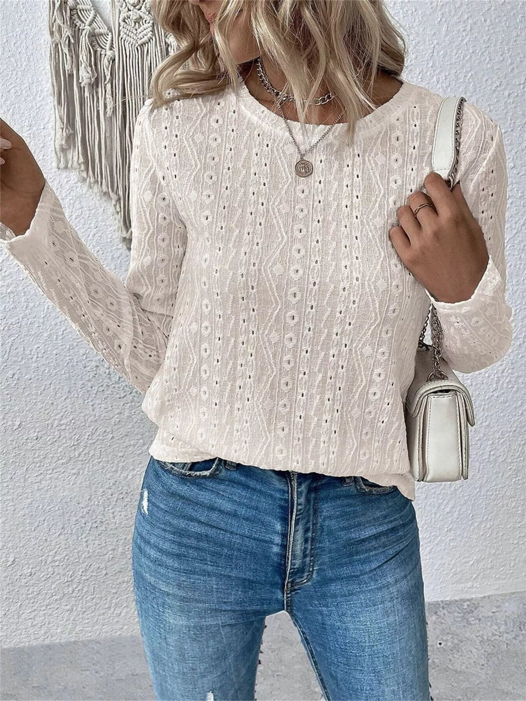 Kaity - Blouse Élégante à Manches Longues avec Col Rond et Détails Brodés