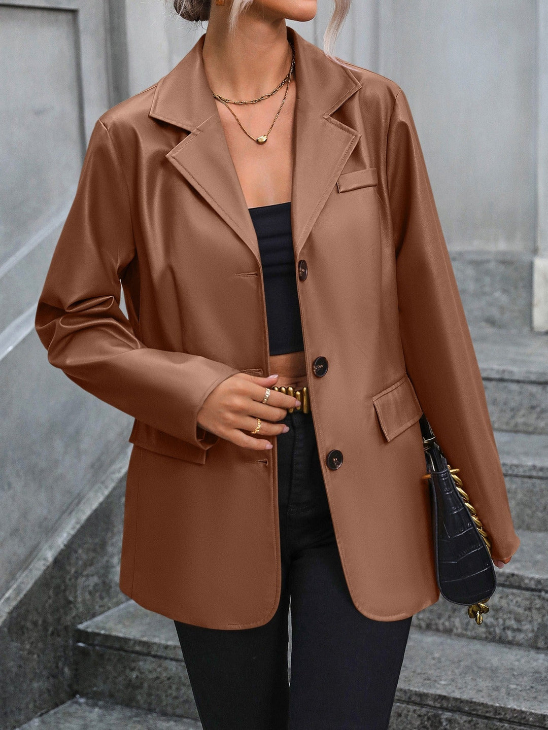 Eleina - Blazer élégant en cuir avec revers crantés